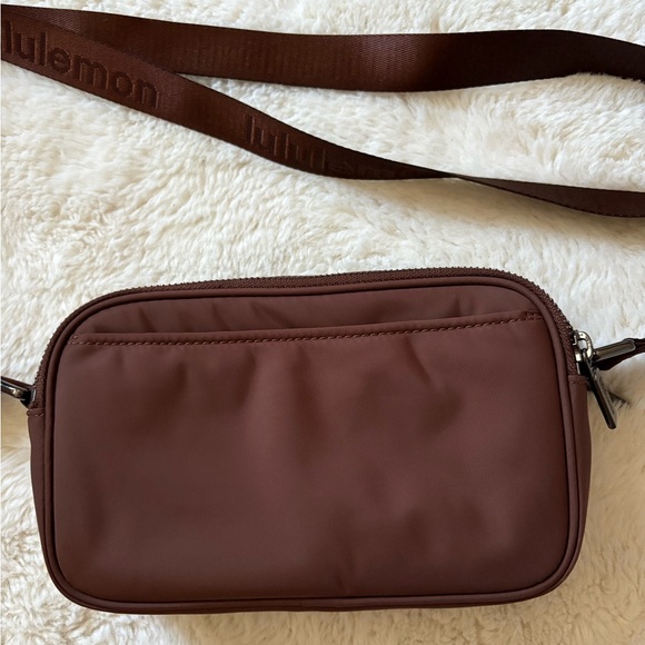 Lululemon Java Crossbody Camera Bag 2L - Picture 2 of 5